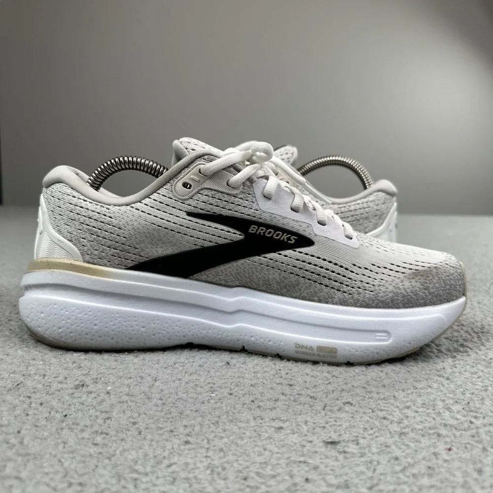 Brooks Ghost Max 2 Running Shoes Men 8D White Black Athletic Sneakers